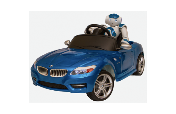 Робот Nao учится водить собственный автомобиль