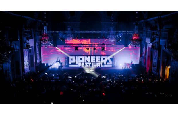 Роботы на Pioneers Festival 2014