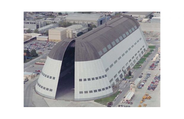 Google покупает у NASA громадный ангар для размещения робототехники, космических и авиационных аппаратов