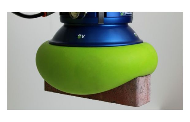 Робот Versaball на выставке CES 2015