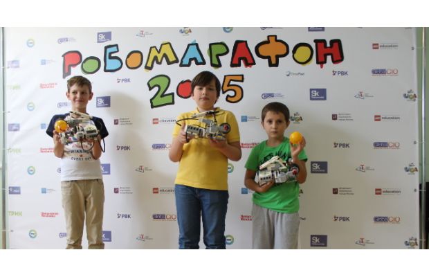 Робомарафон-2015: середина дистанции робототехнических мастер-классов