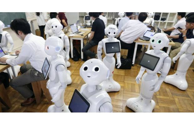 Пьяный японец ударил и повредил робота-консультанта Pepper