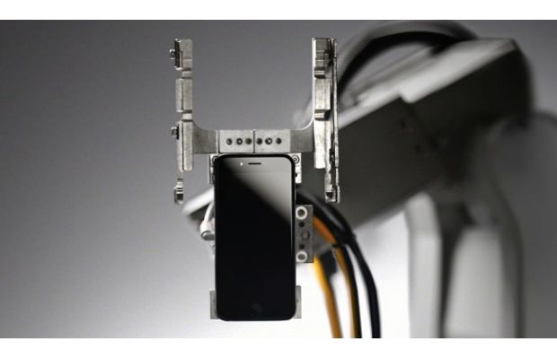 Робот Liam готов переработать не только ваш iPhone 