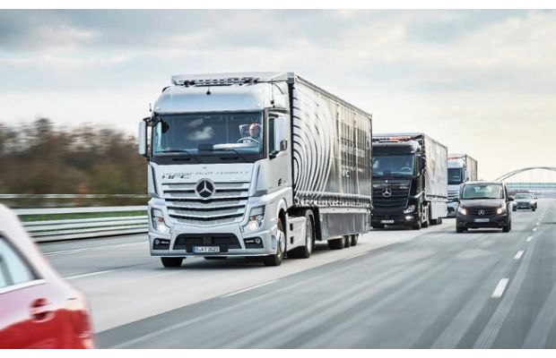 Daimler отправляет колонну автономных грузовиков из Штутгарта в Роттердам (+ видео)