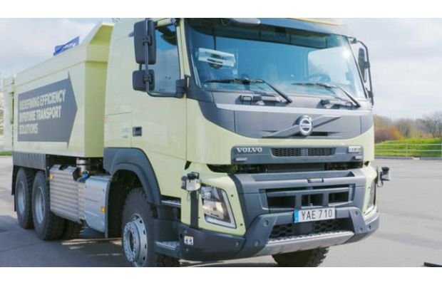 Беспилотный грузовик Volvo отправляется под землю