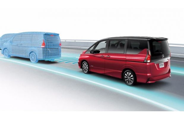 Nissan Serena будет первым японским автономным автомобилем
