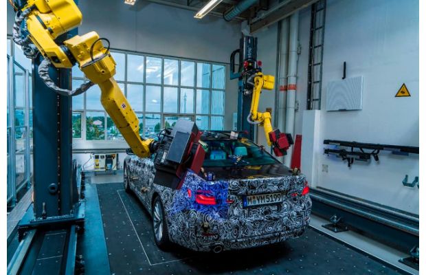 BMW использует быстрые роботизированные оптические сканеры в автопроизводстве