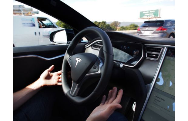 Очередная авария с участием автопилота Tesla