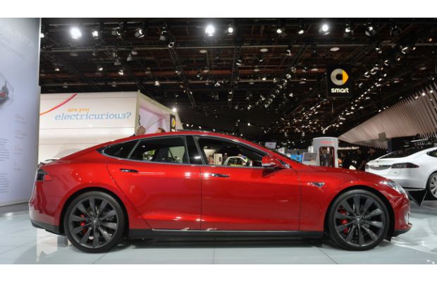 Tesla будет встраивать технологию автономного вождения во все выпускаемые электромобили