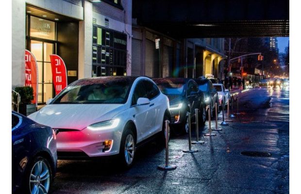 Tesla Autopilot 2.0 терпит неудачу на пустой дороге (+видео)