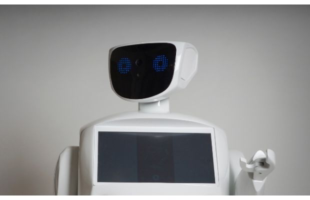 Пермский Promobot снялся как актер в новом фильме “Патент”