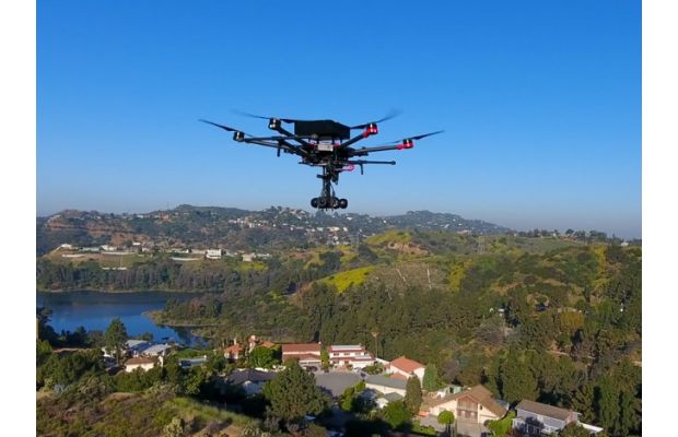 Flying Eye – лучший в мире дрон для профессиональной видеосъемки