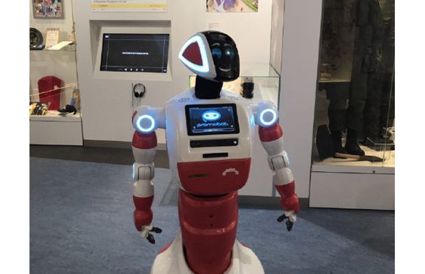 Пермский Promobot v.3 стал экскурсоводом в Музее современной истории России
