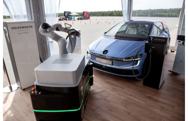 Зарядные роботы для электромобилей Volkswagen 