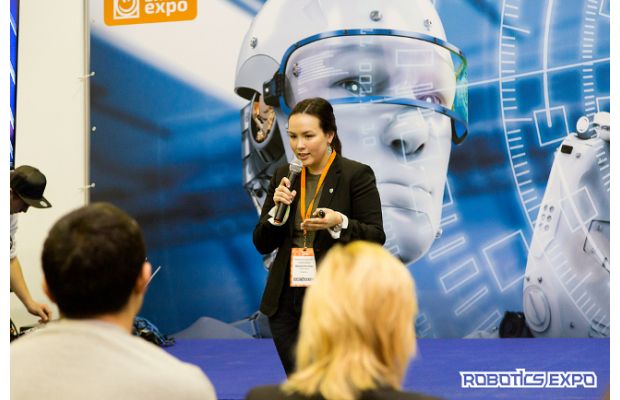 Робот-HR, антропоморфные роботы, роботы-помощники и промоботы – чем еще запомнилась Robotics Expo 2017