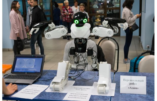 Александр Ганюшкин (компания ROBOT LTD): Проект «Адам» развивается как обучающий исследовательский робот для студентов инженерных специальностей в вузах