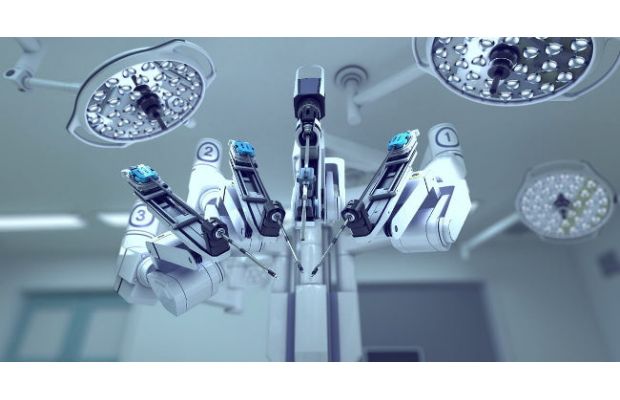 Первая в мире операция на позвоночнике с применением робота