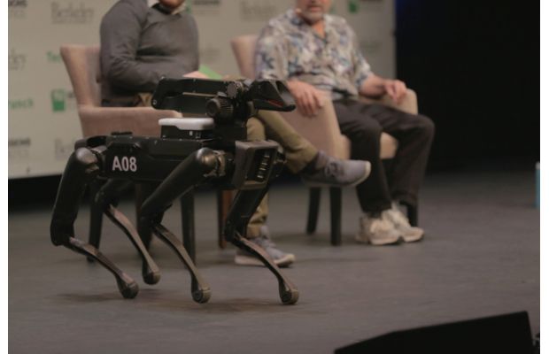 Boston Dynamics начнет продажи робота SpotMini в 2019 году (+видео)