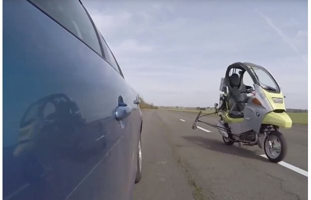 Автономный скутер обезопасит пассажиров беспилотных автомобилей (+видео)