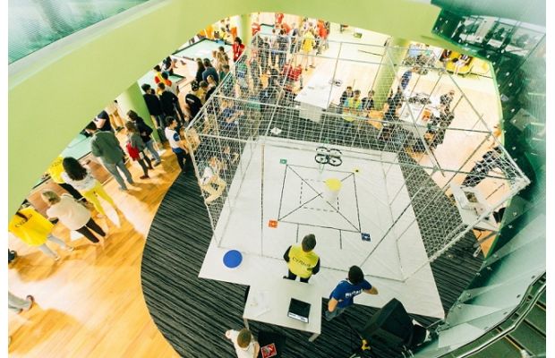 600 робототехников из 60 регионов РФ поборются за медали на Всероссийской Робототехнической Олимпиаде