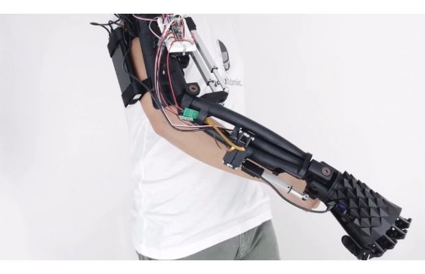 Роботизированная рука, созданная методом 3D-печати, выполняет реалистичные движения (+видео)