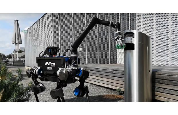 Boston Dynamics стоит побеспокоится — теперь в мире есть еще один робот, открывающий двери (+видео)