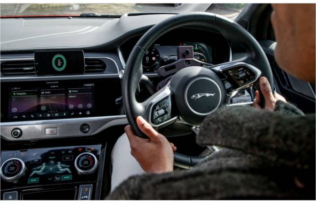 Jaguar Land Rover представит технологию, которая поможет снизить уровень стресса водителей