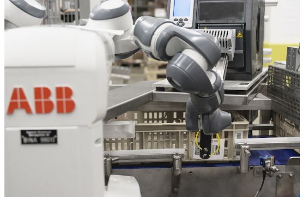 YuMi помогает производителю продуктов питания с быстрой и точной маркировкой