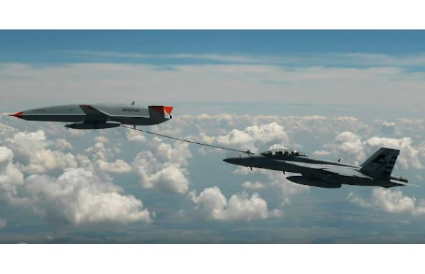 БЛА MQ-25 T1 в воздухе дозаправил F/A-18 Super Hornet