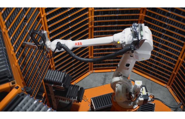 Система умного подбора батарейных модулей и роботы ABB увеличивают выпуск автомобильных батарей на 300%