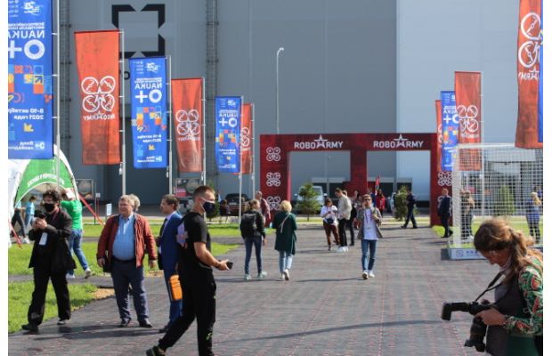 Впервые в рамках Международного военно-технического форума «Армия» прошел фестиваль робототехники и инновационных технологий «РобоАрмия-2021»