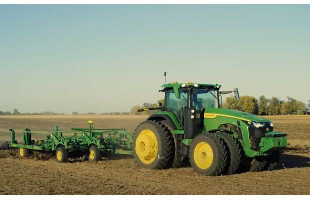 John Deere к концу года планирует выпустить на рынок беспилотный трактор