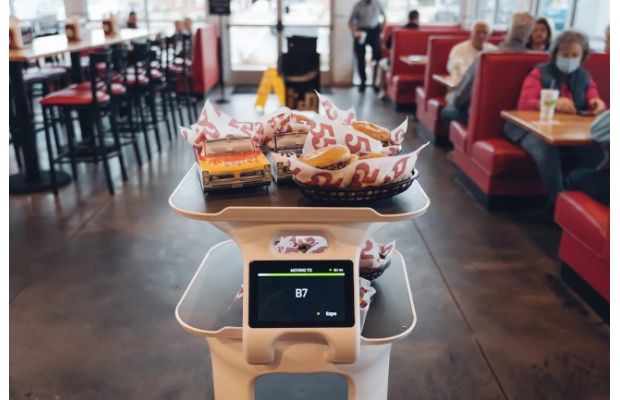 Компания Bear Robotics, стремящаяся решить проблему нехватки персонала в ресторанах, привлекла $81 млн