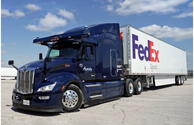 Aurora и FedEx расширяют пилотный проект автономных грузоперевозок в Техасе