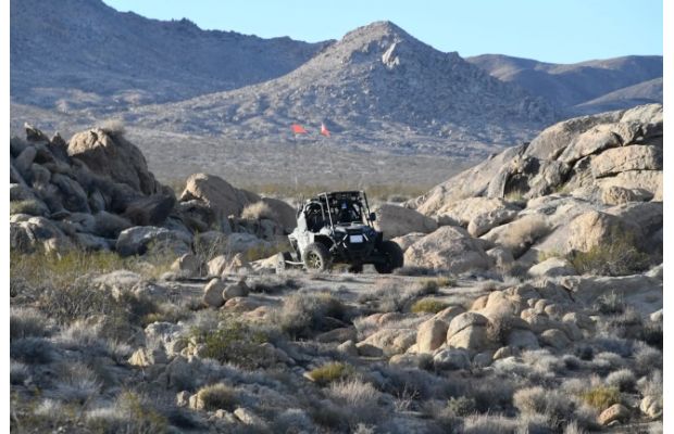 DARPA тестирует роботизированные автомобили на пересеченной местности