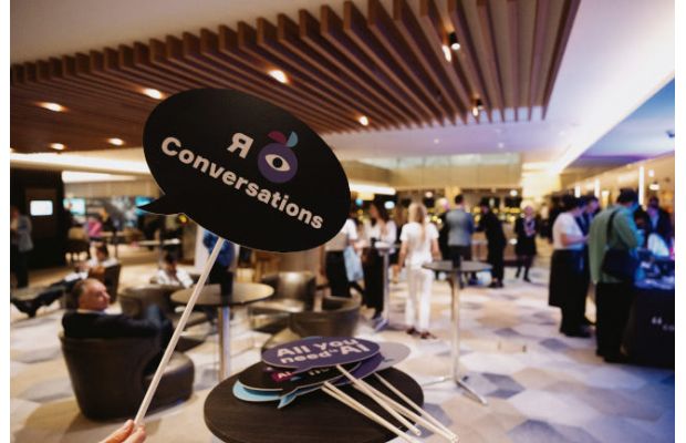 Conversations’22: спрос на Алису растет, Ева и Олег становятся умнее, а чат-боты обретают личность