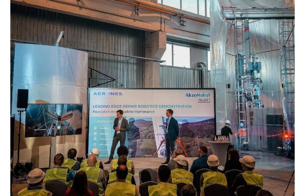 Aerones продемонстрировала робота для обслуживания и ремонта ветряных турбин