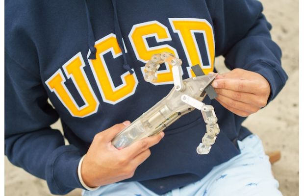 В UC San Diego разработали беспилотного робота способного перемещаться в гранулированной среде
