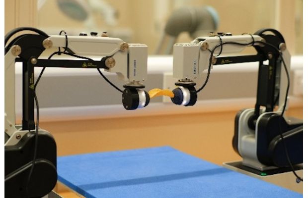 Британские исследователи представили робота демонстрирующего тактильную чувствительность, близкую к человеческому уровню