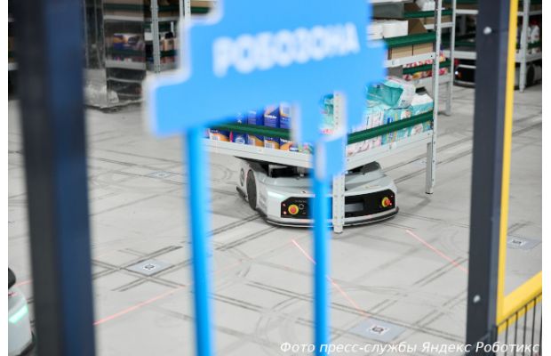 Яндекс Роботикс и Яндекс Лавка запустили первый роботизированный даркстор 