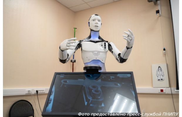 В Пермском Политехе готовят инженеров будущего на отечественных человекоподобных роботах