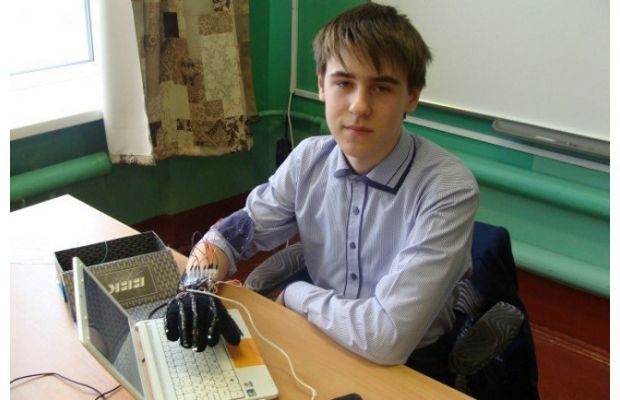Собинский школьник изобрел “переводчик” для глухих