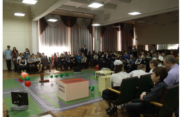 В Карпинской школе в третий раз прошел фестиваль робототехники