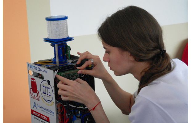 Команды Сколтеха и ДГТУ представят Россию в финале Eurobot 2017 во Франции