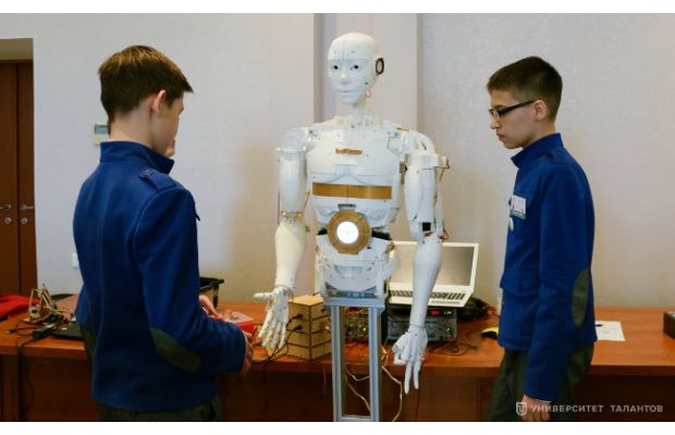 InMoov — робот-андроид, который будет помогать людям с аутизмом