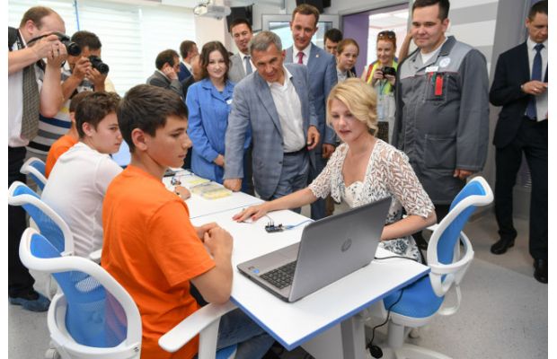 Президент Татарстана принял участие в открытии Кванториума