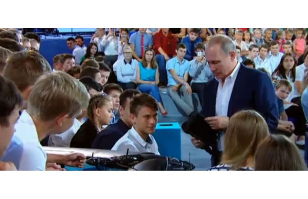Учащиеся маёвского проекта представили свою разработку президенту России