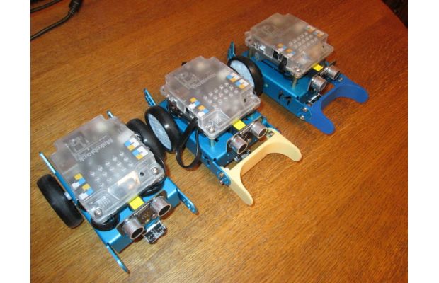Лев. Статья о роботах mBot от компании Makeblock. 1 часть