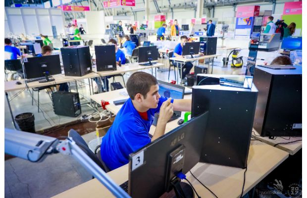 В 2018 году демэкзамен сдадут 30 000 студентов колледжей и вузов