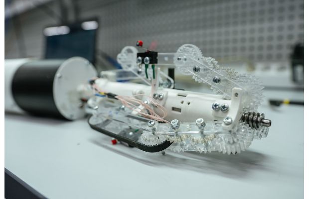 Робота для аддитивного восстановления полимерных труб разработали школьники в «Сириусе»